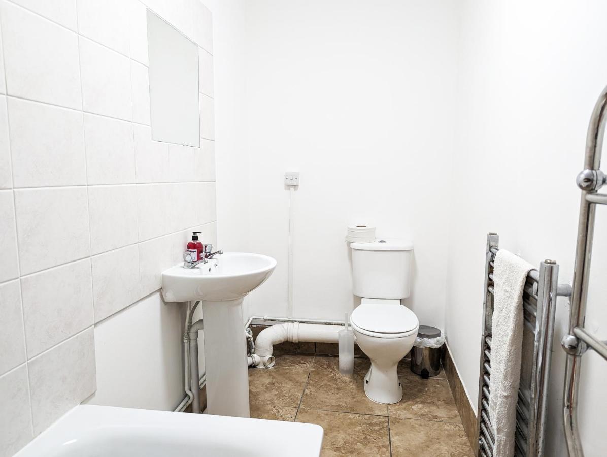 Cozy Central Apartments - With Private Kitchens & Bathrooms Portsmouth Kültér fotó